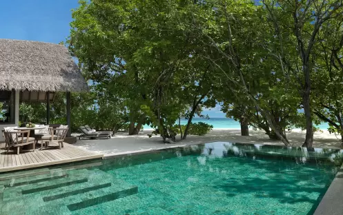 ONE BEDROOM DELUXE BEACH POOL RESIDENCE POOL